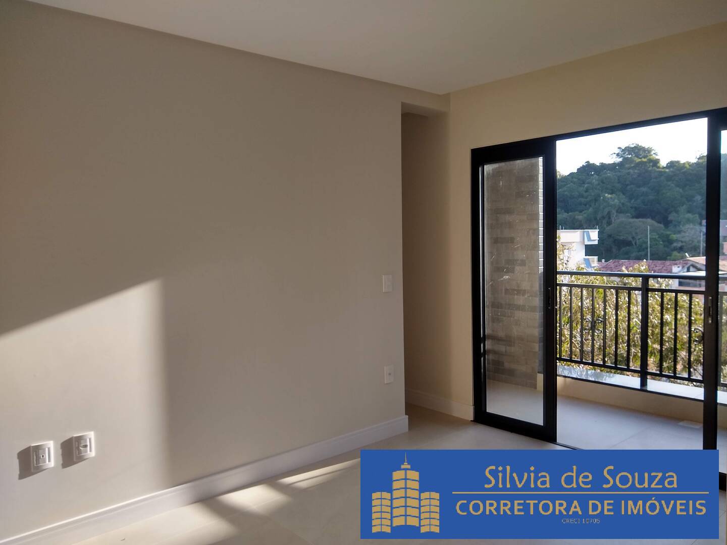 Apartamento à venda com 3 quartos, 221m² - Foto 4