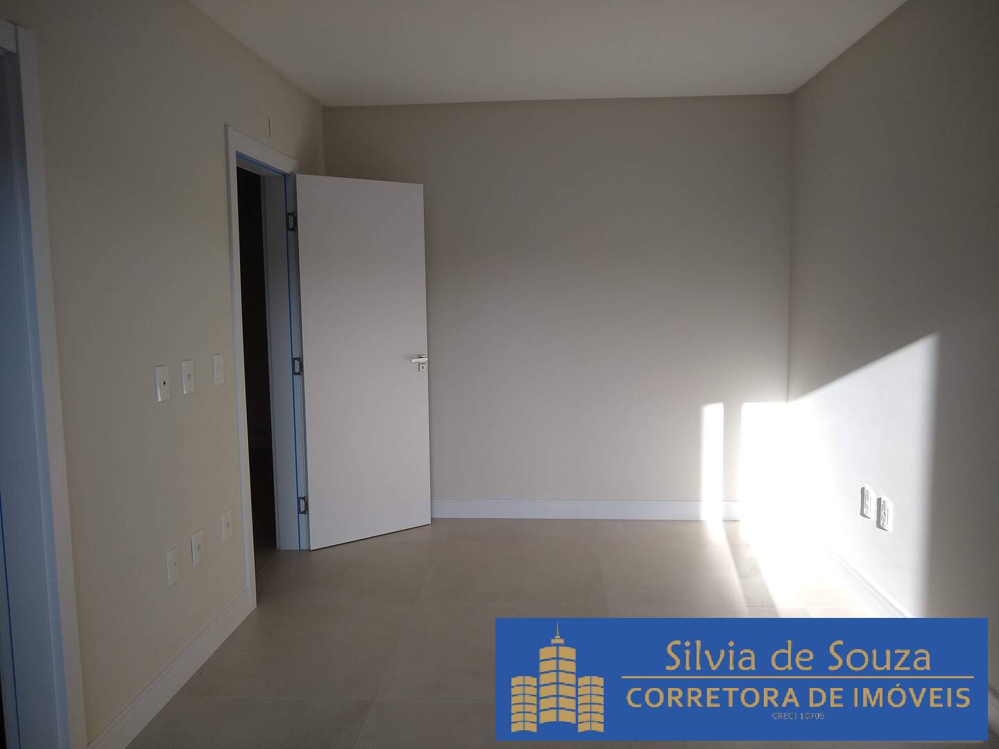 Apartamento à venda com 3 quartos, 221m² - Foto 10