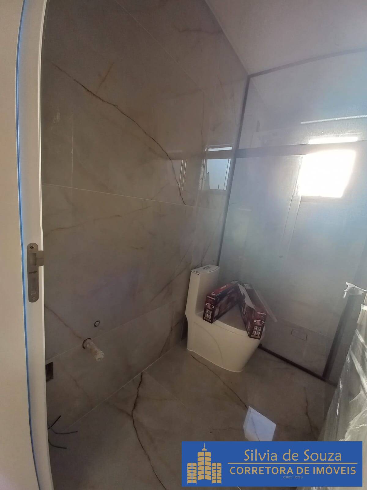 Apartamento à venda com 2 quartos, 75m² - Foto 11