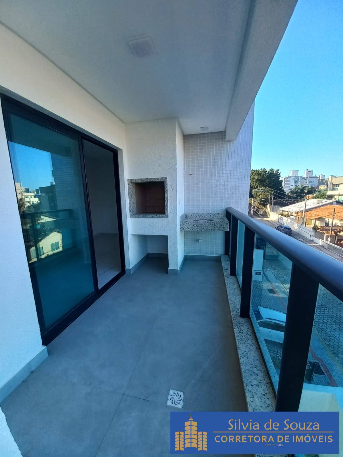 Apartamento à venda com 2 quartos, 75m² - Foto 2