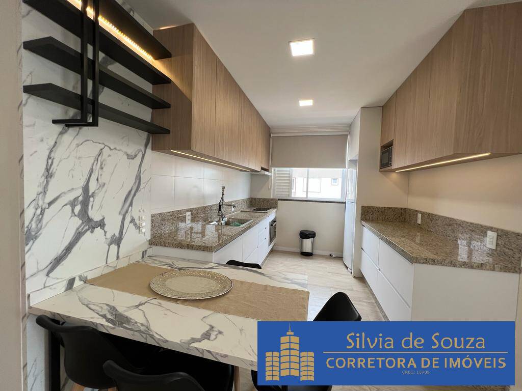 Apartamento à venda com 3 quartos, 135m² - Foto 1