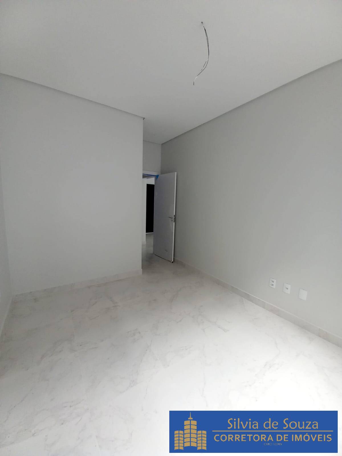 Casa à venda com 2 quartos, 73m² - Foto 9