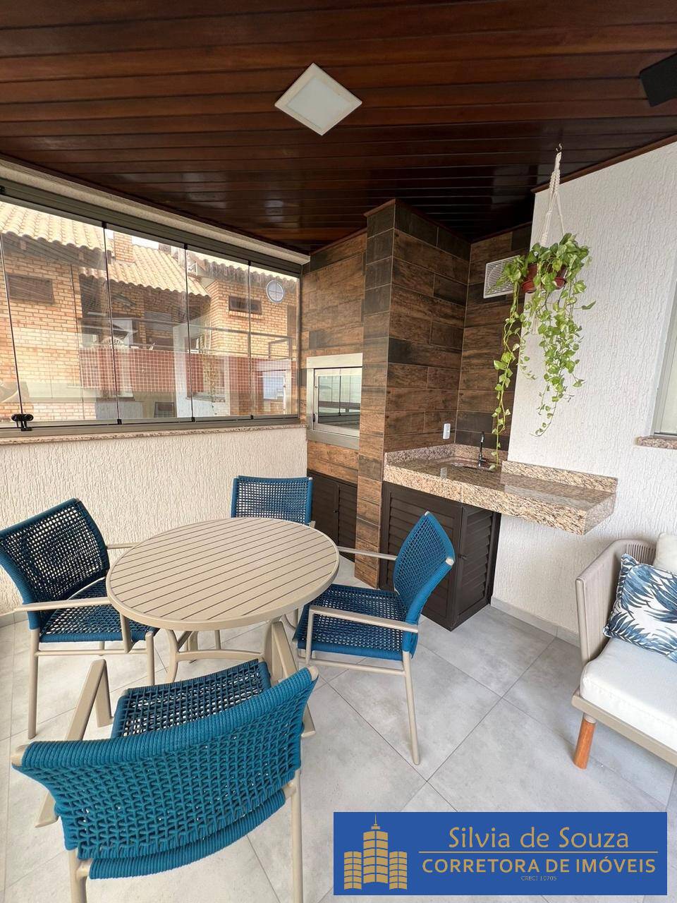 Apartamento à venda com 3 quartos, 151m² - Foto 2