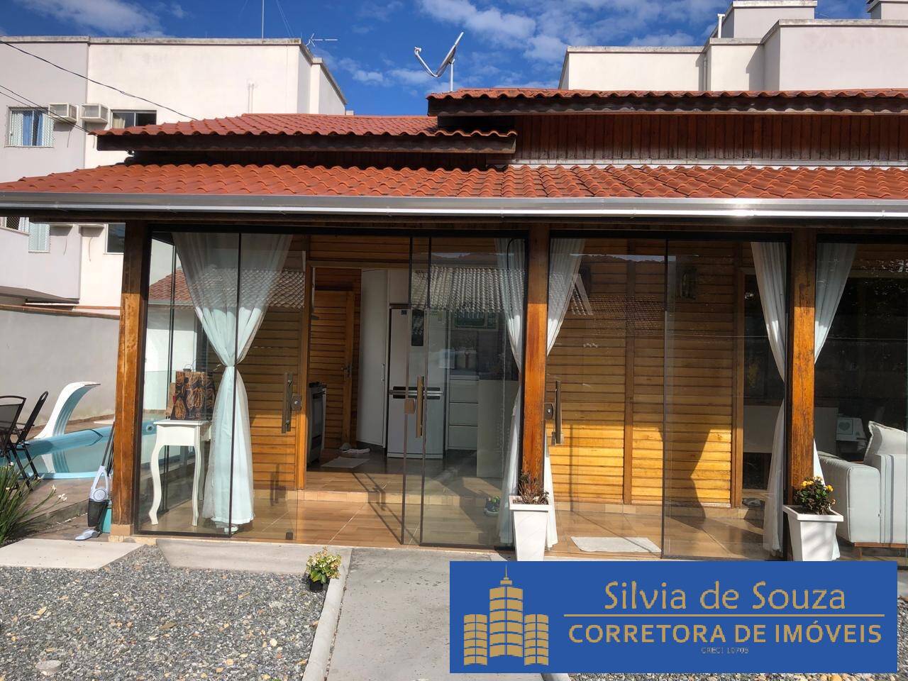 Casa à venda com 3 quartos, 90m² - Foto 3