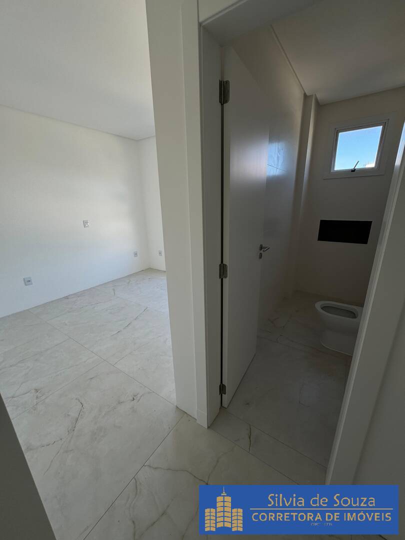 Apartamento à venda com 3 quartos, 121m² - Foto 3