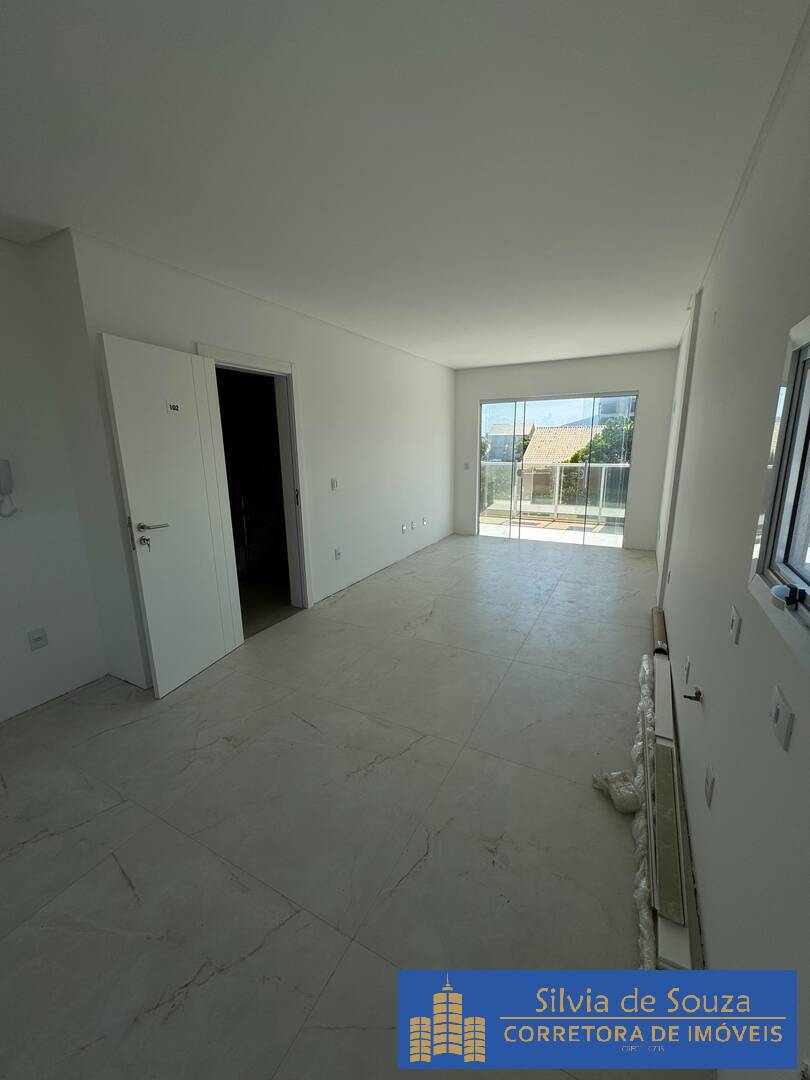 Apartamento à venda com 3 quartos, 121m² - Foto 4