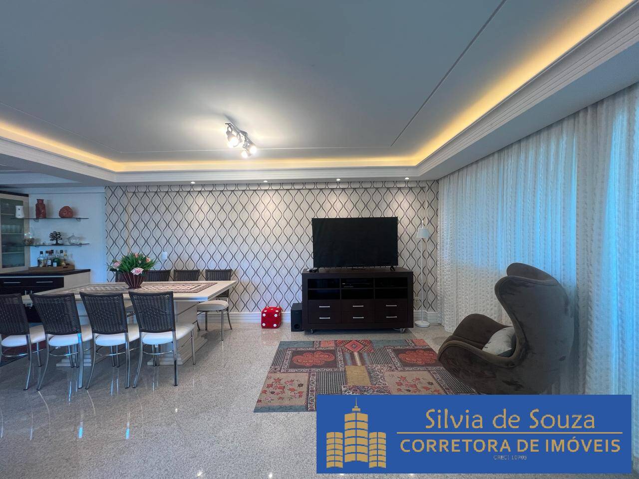 Apartamento à venda com 3 quartos, 140m² - Foto 2